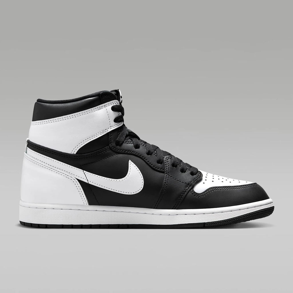 Jordan 1 Retro High OG White Black - Above Earth